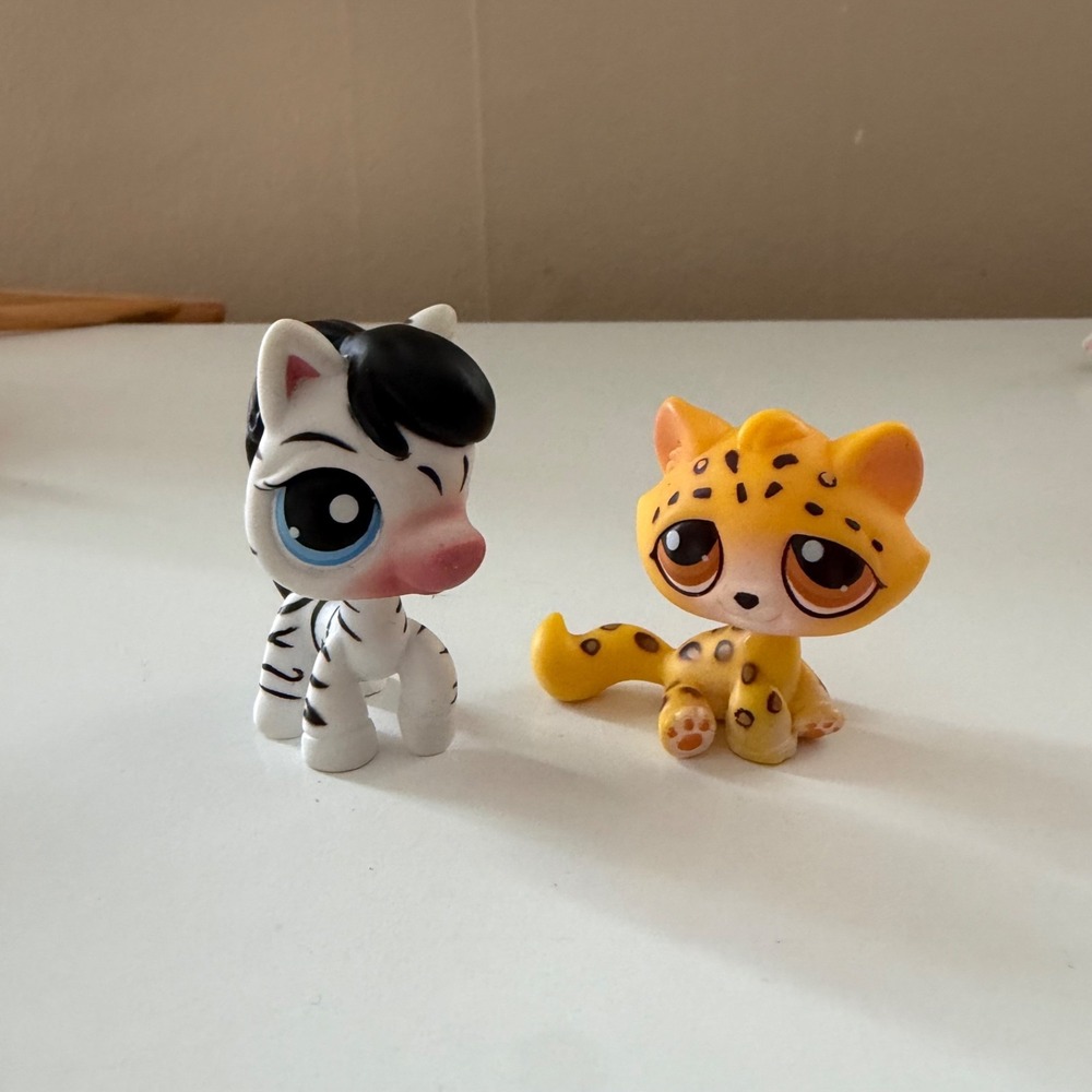 Littlest Pet Shop Leopard #388 Zebra #392 Pets Around The World Africa Hasbro G2